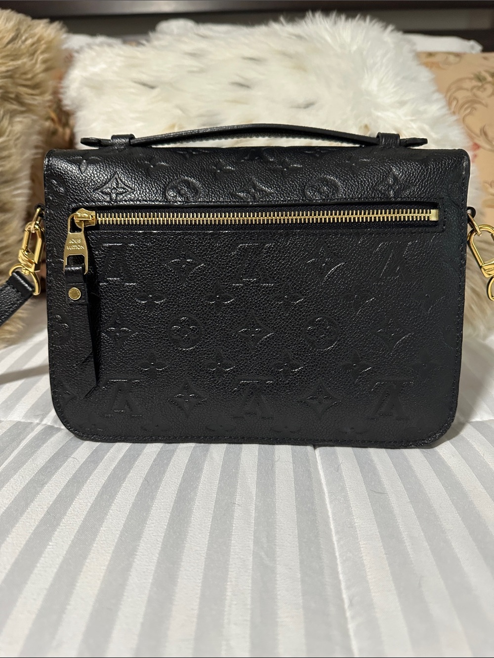 Louis Vuitton Black Monogram Empreinte Shoulder Pochette Metis Noir - Picture 4 of 17